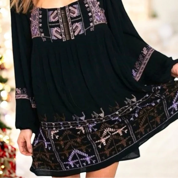 Free People Rhiannon Embroidered Mini
Dress NWT - Picture 3 of 8